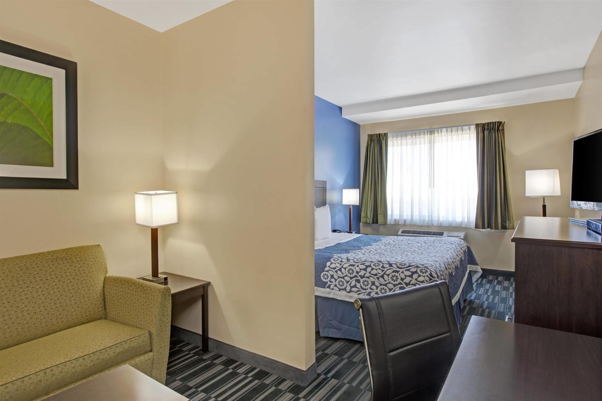 Days Inn & Suites By Wyndham Ozone Park/Jfk Airport New York Exterior photo