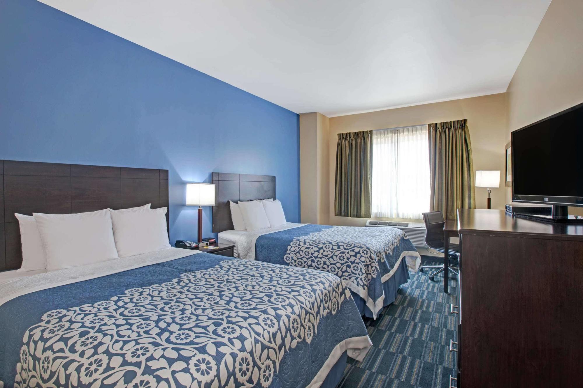 Days Inn & Suites By Wyndham Ozone Park/Jfk Airport New York Exterior photo